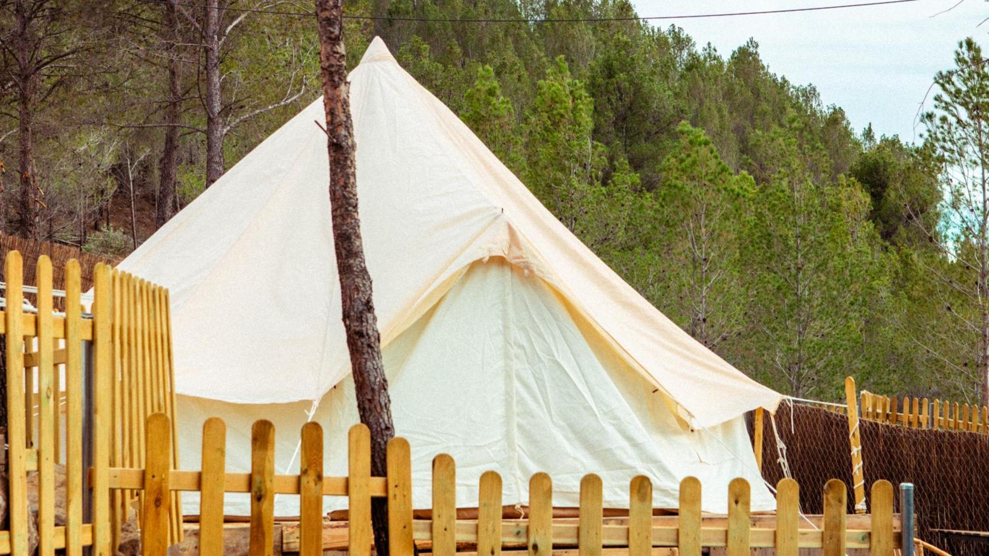 Отель Glamping Zone Монтанехос Экстерьер фото